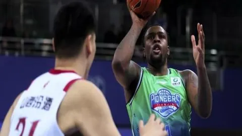 多特门兴战平，吉腾斯破门格罗斯助点